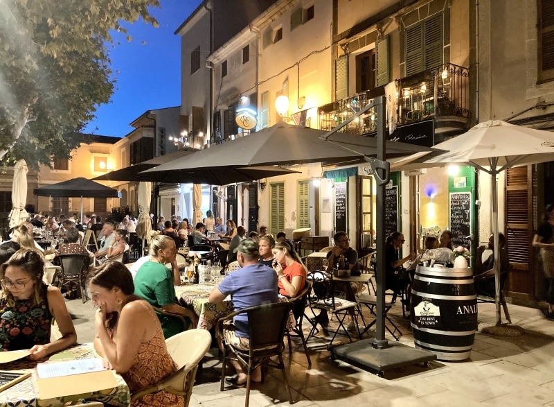 Sorrentino's Arta outside restaurant - MallorcaDrive.com