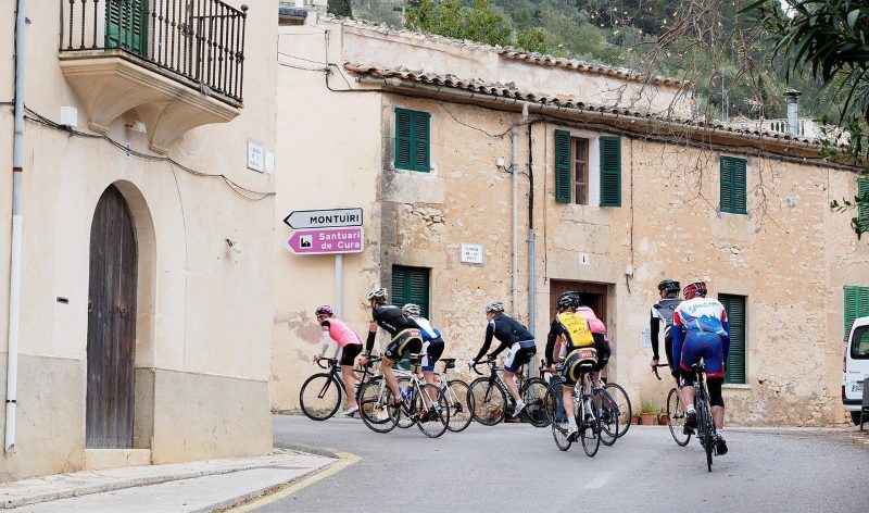 Cyclists - Driving in Mallorca: 7 Tips for First-Time Visitors